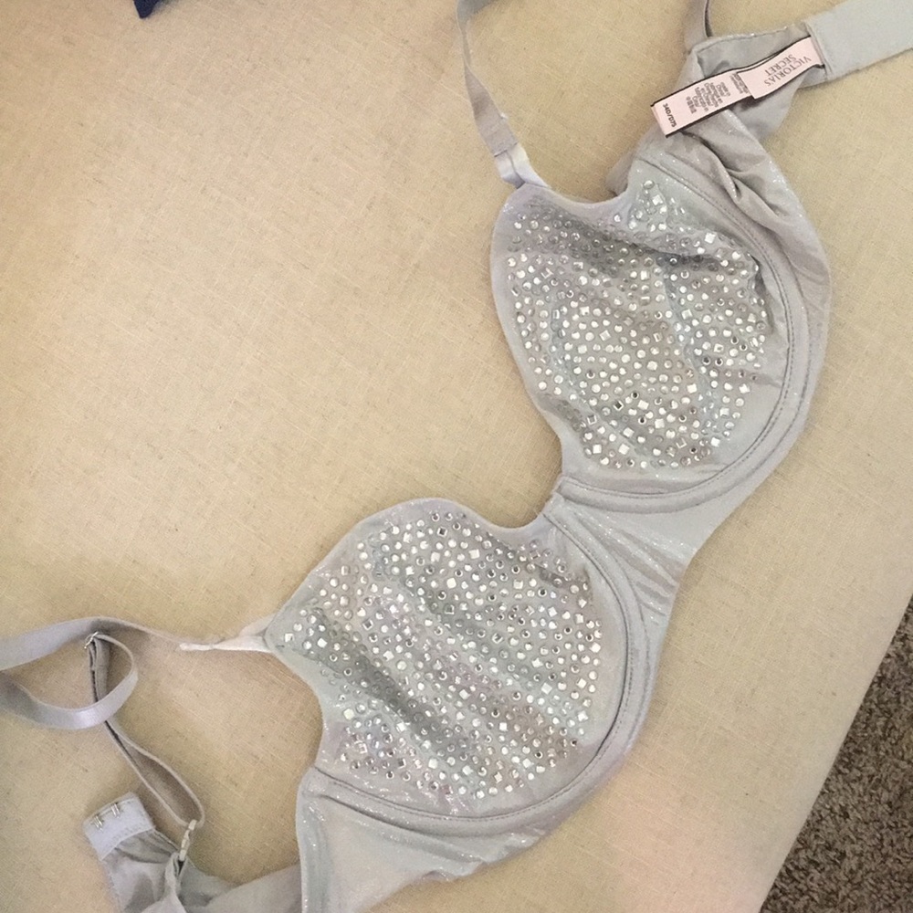 Bejeweled VS bra 34D